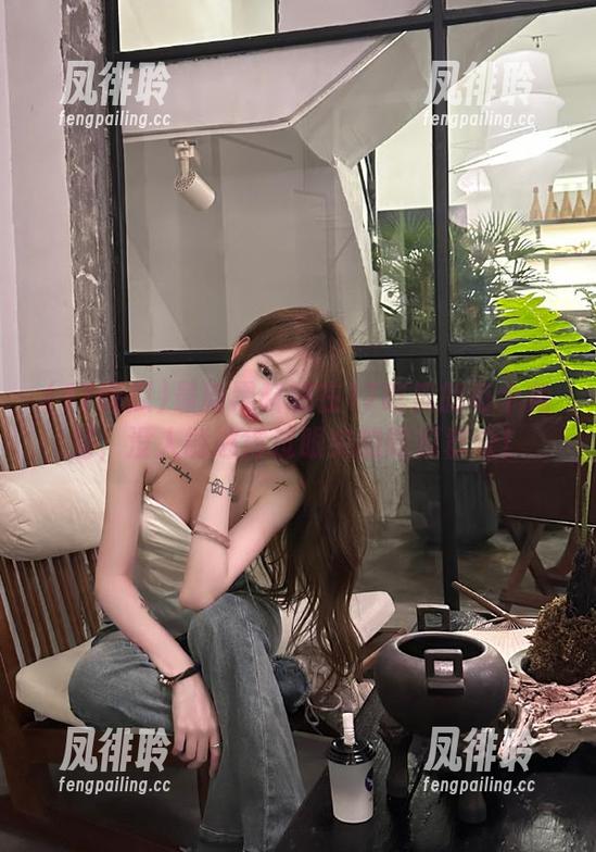 17吃瓜 最新黑料撒在17吃瓜的每个角落,没人能逃得过眼尖的吃瓜群众!