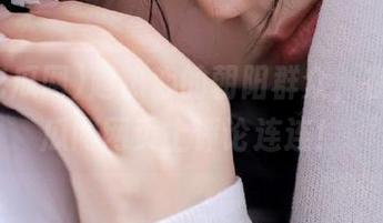 超热心的朝阳群众，在51吃瓜网网页上评论连连！