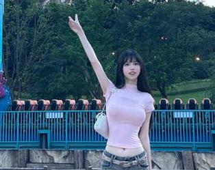 “51每日吃瓜”又发布！我靠，这网居然能养成这种吸引力，我的好奇心都快蹦出来了。