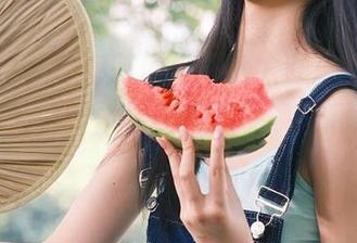 有时候好奇心太旺盛，51黑料网的入口就像个信号，呼唤着我的小宇宙！