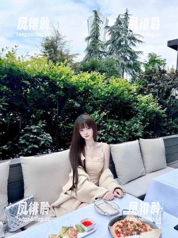 668.su 点进668.su,黑料入口有个视频让我眼前一亮,但内容裸露不多哟