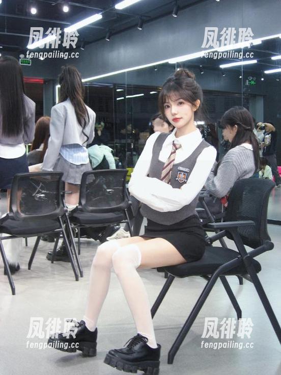最新放送！五一吃瓜即刻变身，吃瓜都能引发一场小风波