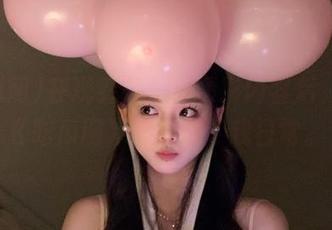 在观看了一堆精彩内容后，下载《吃瓜网》已经成了我日常。