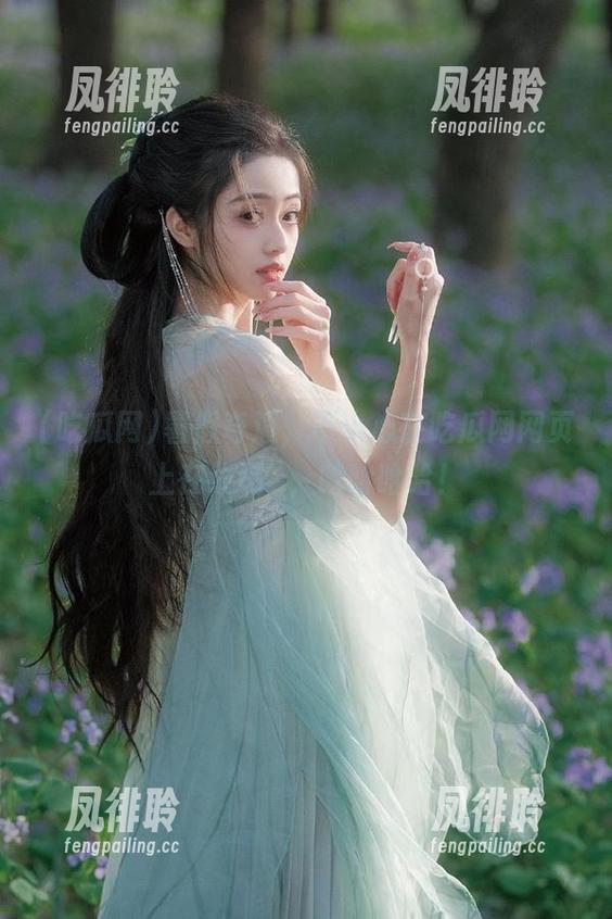 吃瓜网 暑假奇遇,不小心在吃瓜网网页上在线蹦跶,哈哈哈哈!