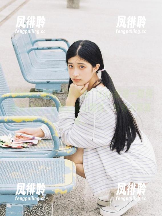 听说“吃瓜网”app能第一时间吸收八卦，下载后有点期待，也有点紧张呢。