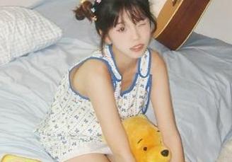 登录吾爱吃瓜，来看看XX跟YY的恩怨情仇，这瓜我得吃个痛快！