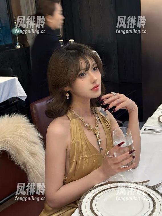 下载“我要吃瓜网”苹果版，准备好被校园黑料轰炸了吗？