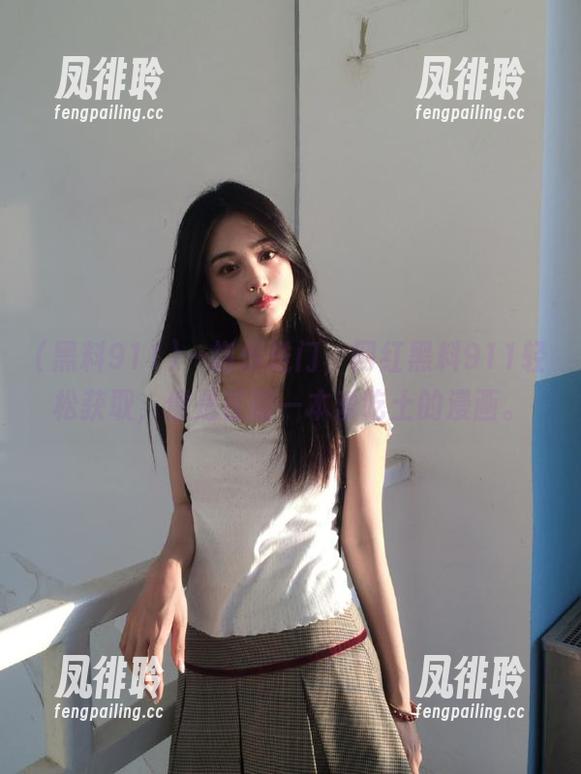 一指传送门，网红黑料911轻松获取，像是在翻一本爱吃土的漫画。