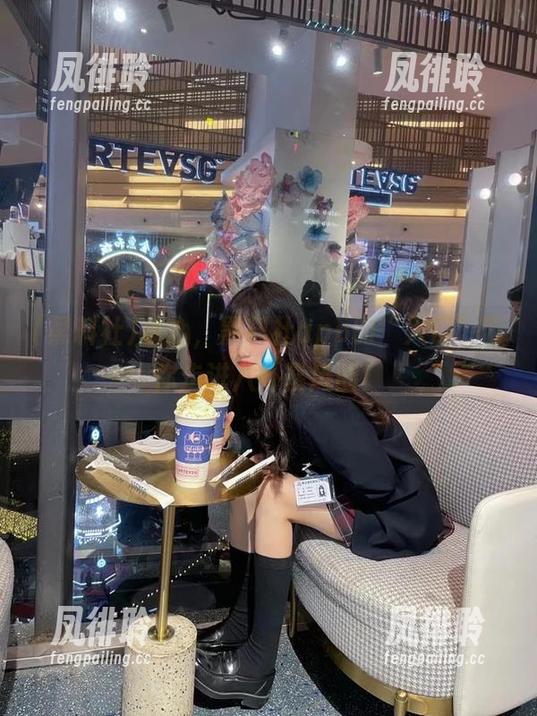 黑料社 小心,黑料社app的“入口”带你走进八卦暴风圈!